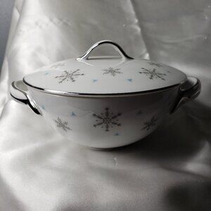 Vintage Fantasy 7550 Fine China of Japan Sugar Bowl Gray snow flake w Blue Stars